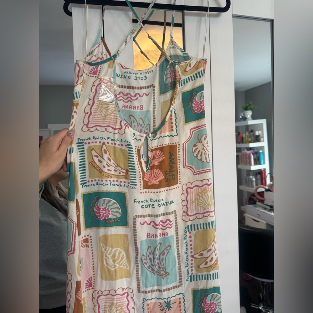 Summer Somewhere Print Slipdress
LSPACE - Picture 4 of 5
